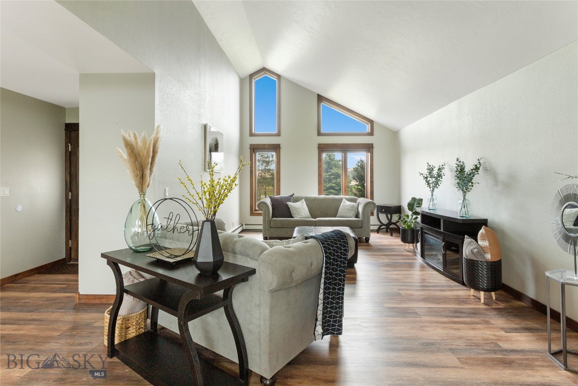 Butte, Montana 59701, United States, 5 Bedrooms Bedrooms, ,4 BathroomsBathrooms,Residential,Contingent,66649