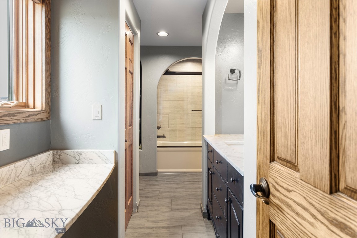 Butte, Montana 59701, United States, 5 Bedrooms Bedrooms, ,4 BathroomsBathrooms,Residential,Contingent,66649