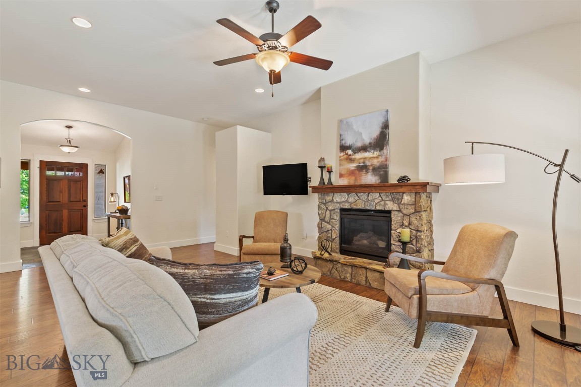 Bozeman, Montana 59718, United States, 3 Bedrooms Bedrooms, ,2 BathroomsBathrooms,Residential,Contingent,153690