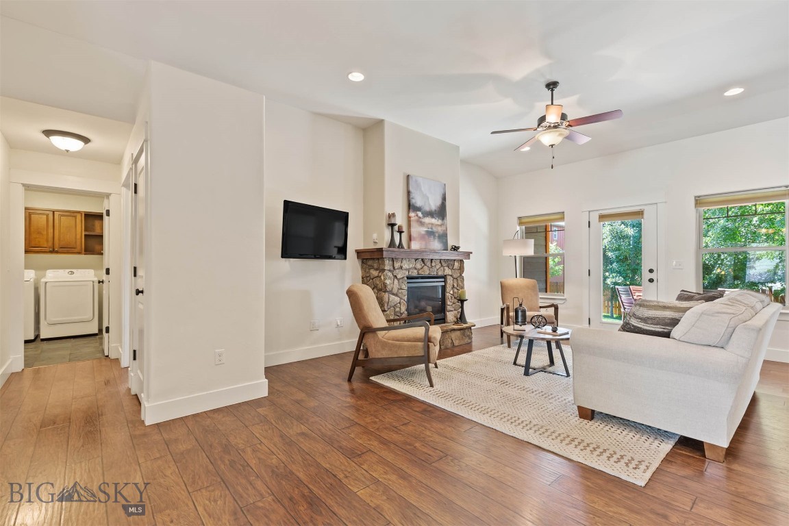 Bozeman, Montana 59718, United States, 3 Bedrooms Bedrooms, ,2 BathroomsBathrooms,Residential,Contingent,153690