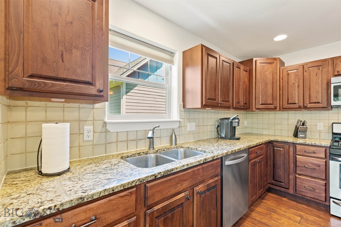 Bozeman, Montana 59718, United States, 3 Bedrooms Bedrooms, ,2 BathroomsBathrooms,Residential,Contingent,153690