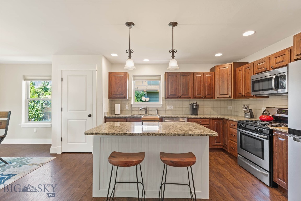 Bozeman, Montana 59718, United States, 3 Bedrooms Bedrooms, ,2 BathroomsBathrooms,Residential,Contingent,153690