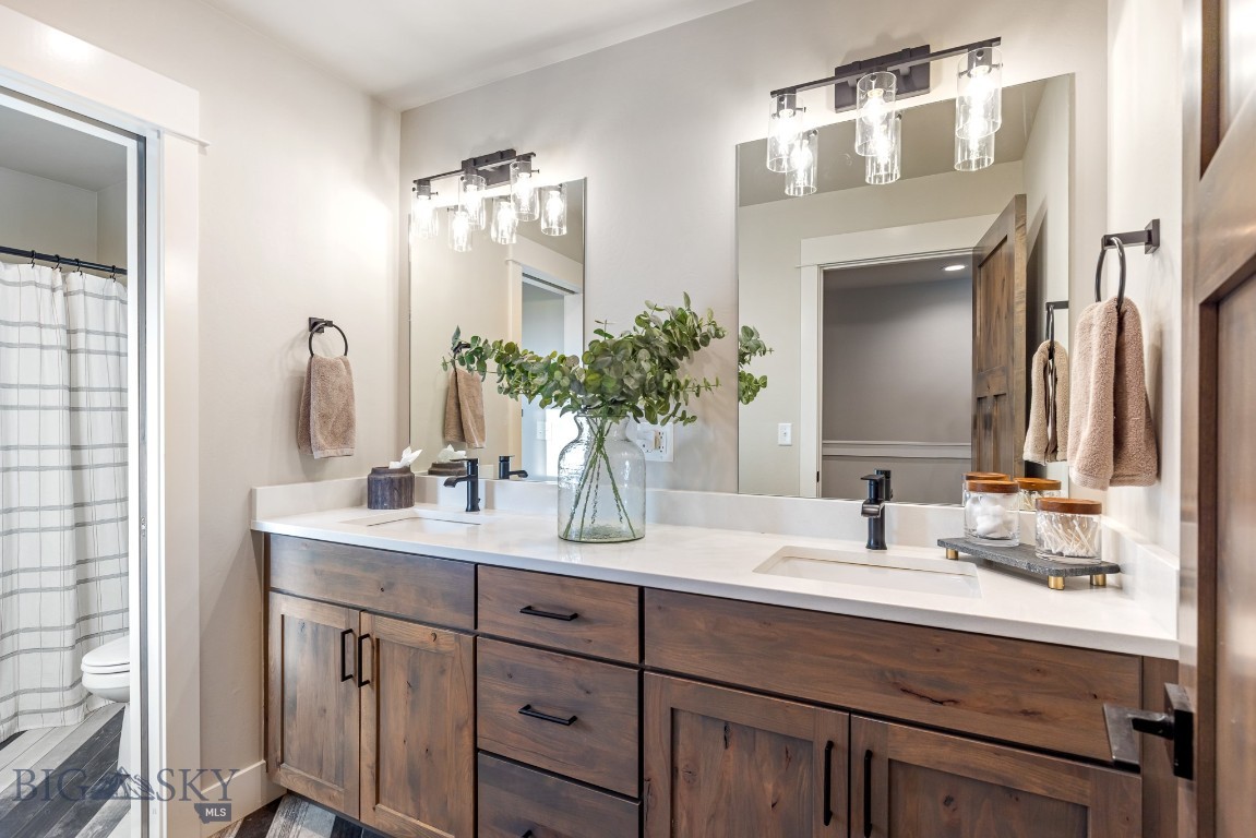 The Lakes at Valley West - Residential