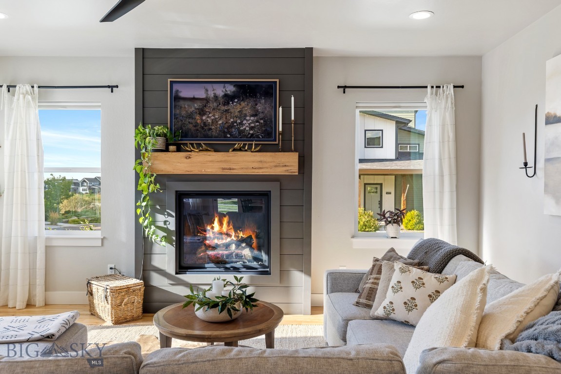 The Lakes at Valley West - Residential