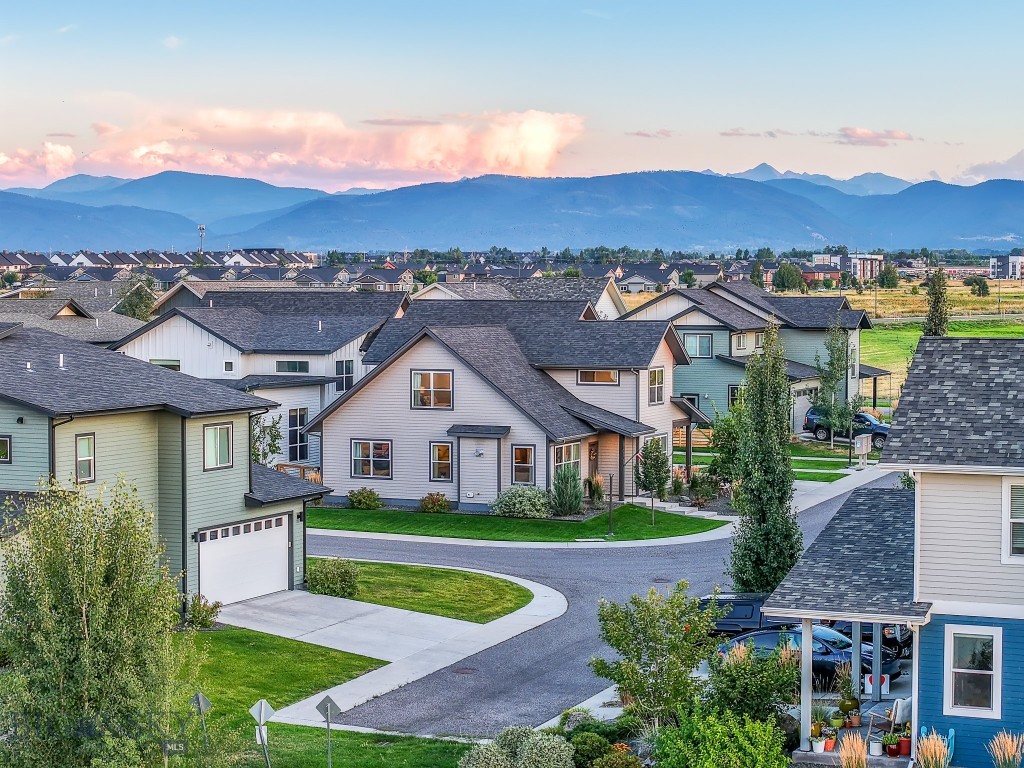 The Lakes at Valley West - Residential