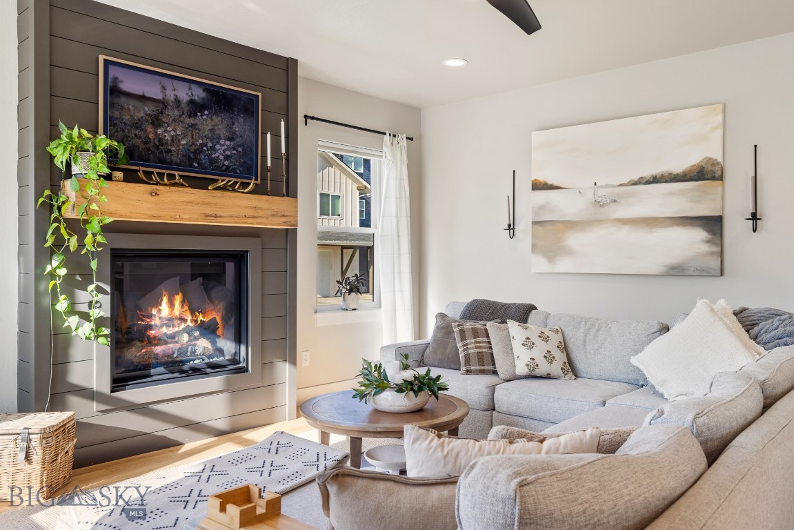 The Lakes at Valley West - Residential