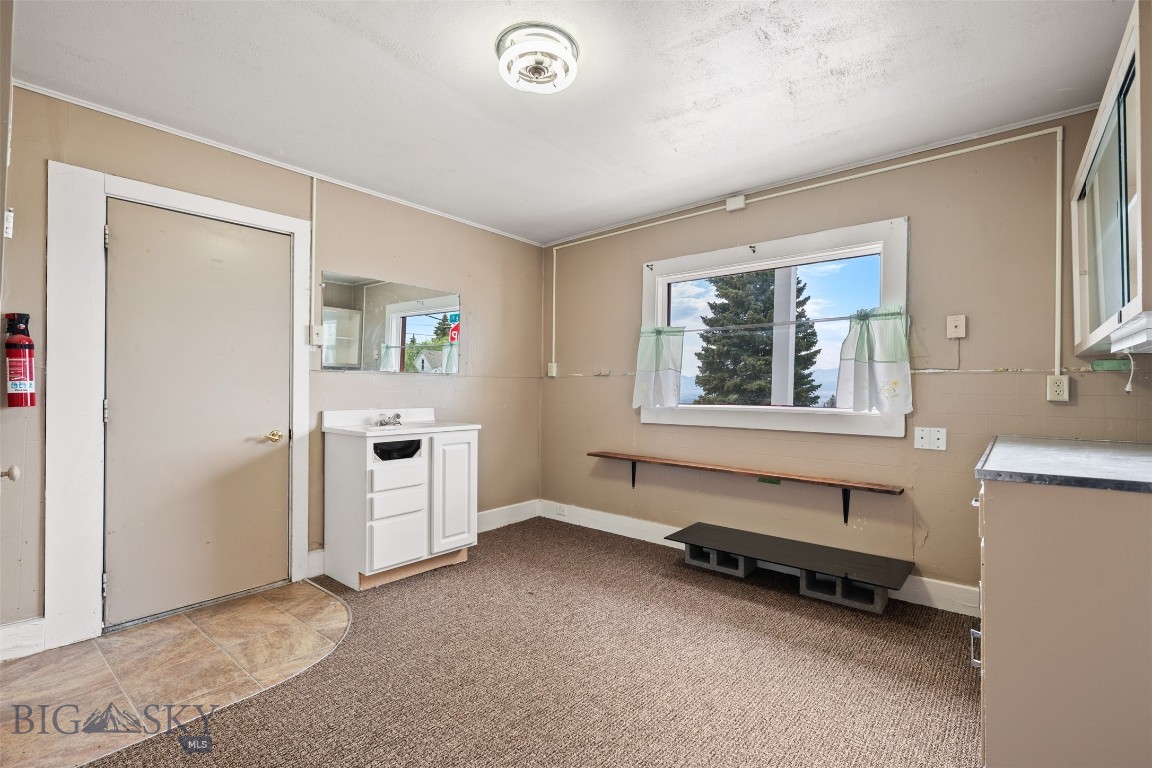 Butte, Montana 59701, United States, 2 Bedrooms Bedrooms, ,1 BathroomBathrooms,Residential,Active,193525