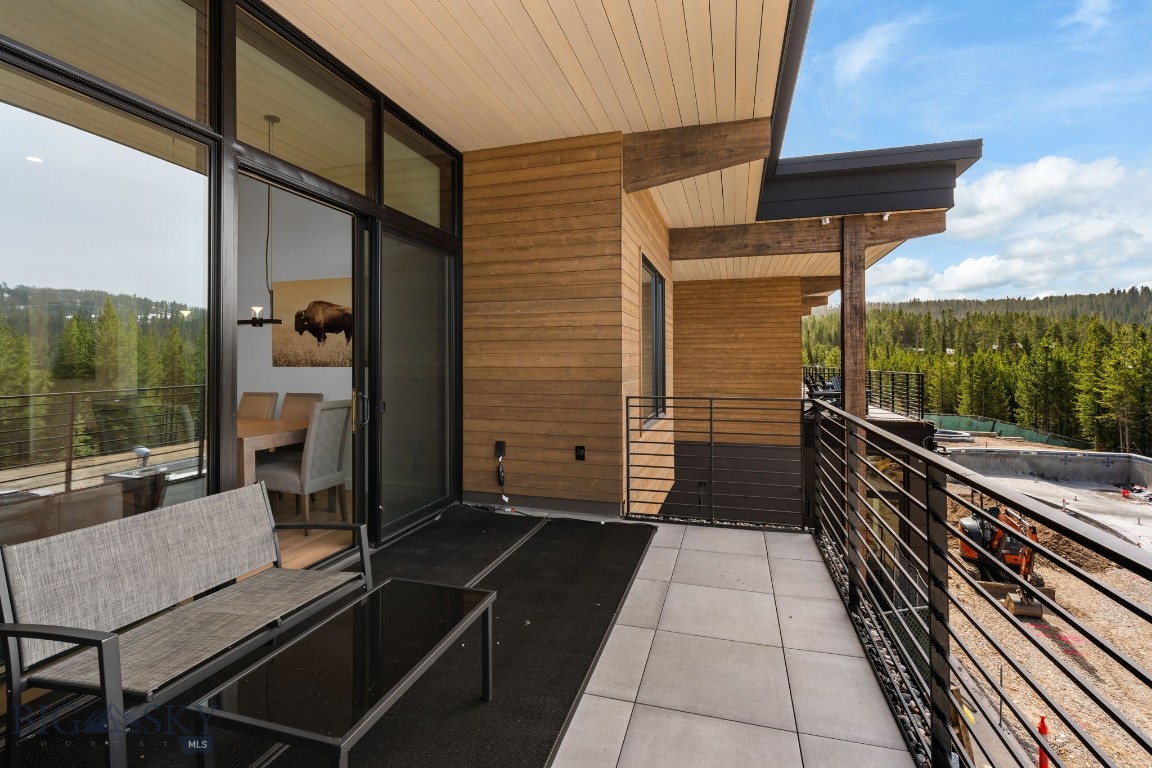 LakeLodge Residences - Residential
