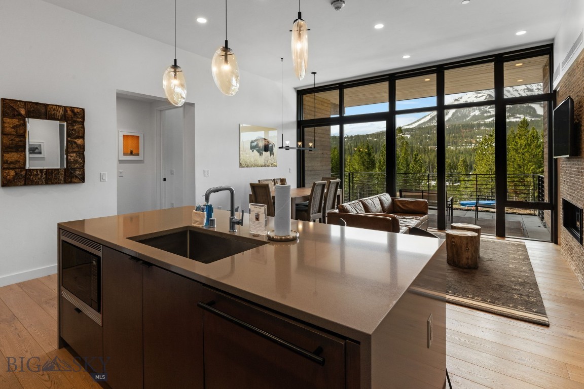 LakeLodge Residences - Residential