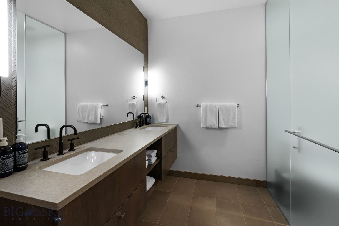 LakeLodge Residences - Residential