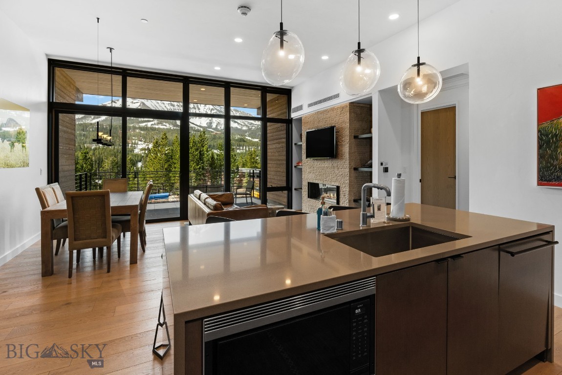 LakeLodge Residences - Residential