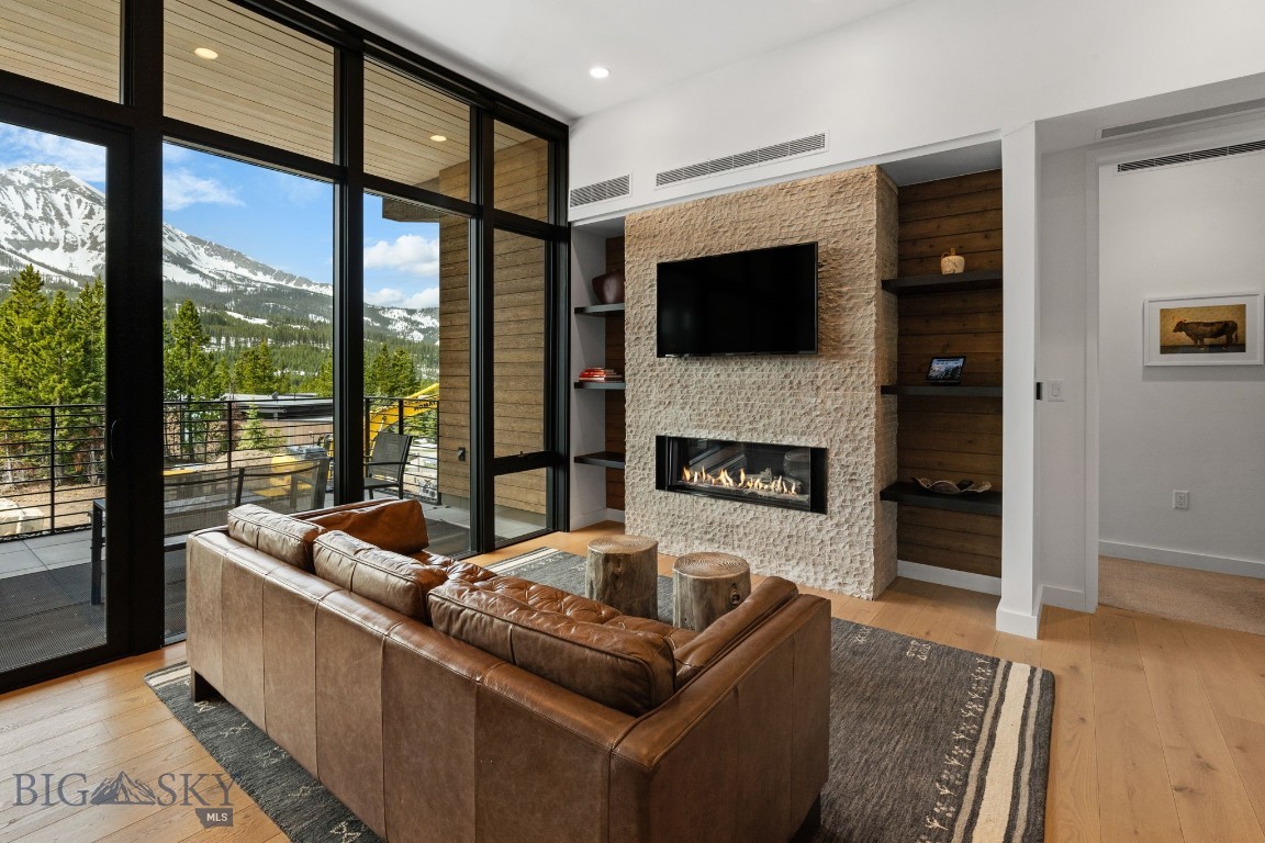 LakeLodge Residences - Residential