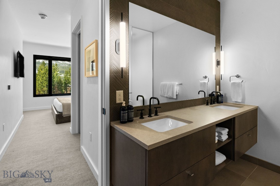 LakeLodge Residences - Residential