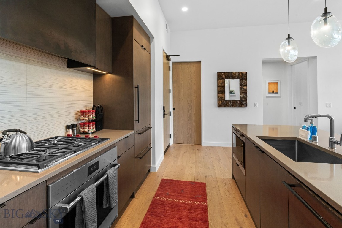 LakeLodge Residences - Residential