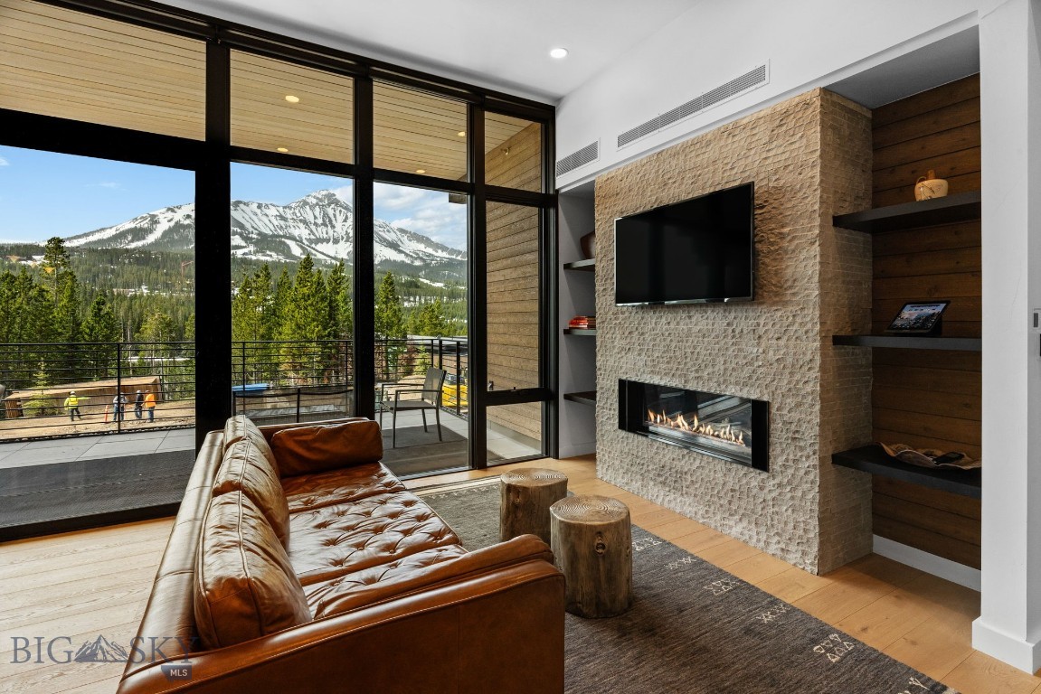 LakeLodge Residences - Residential
