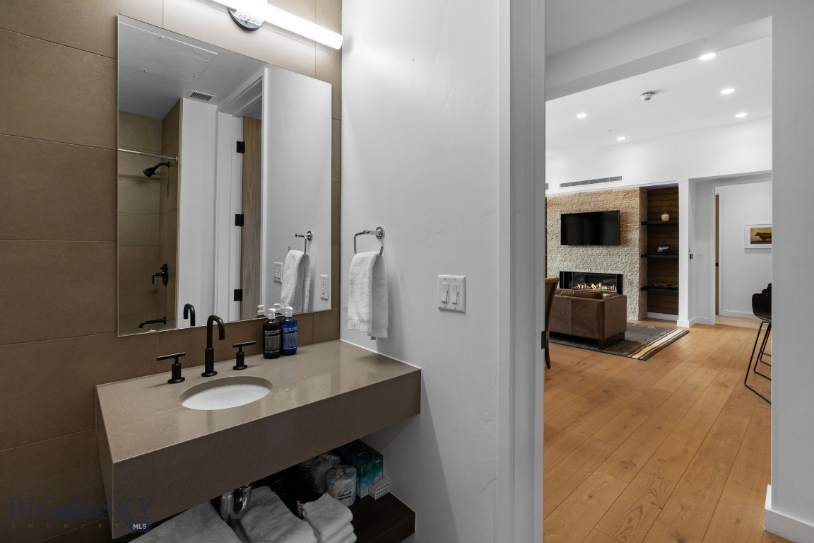LakeLodge Residences - Residential