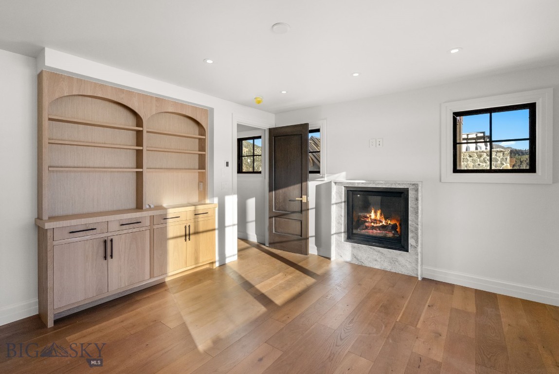 Yellowtail Residences Condominiums - Residential