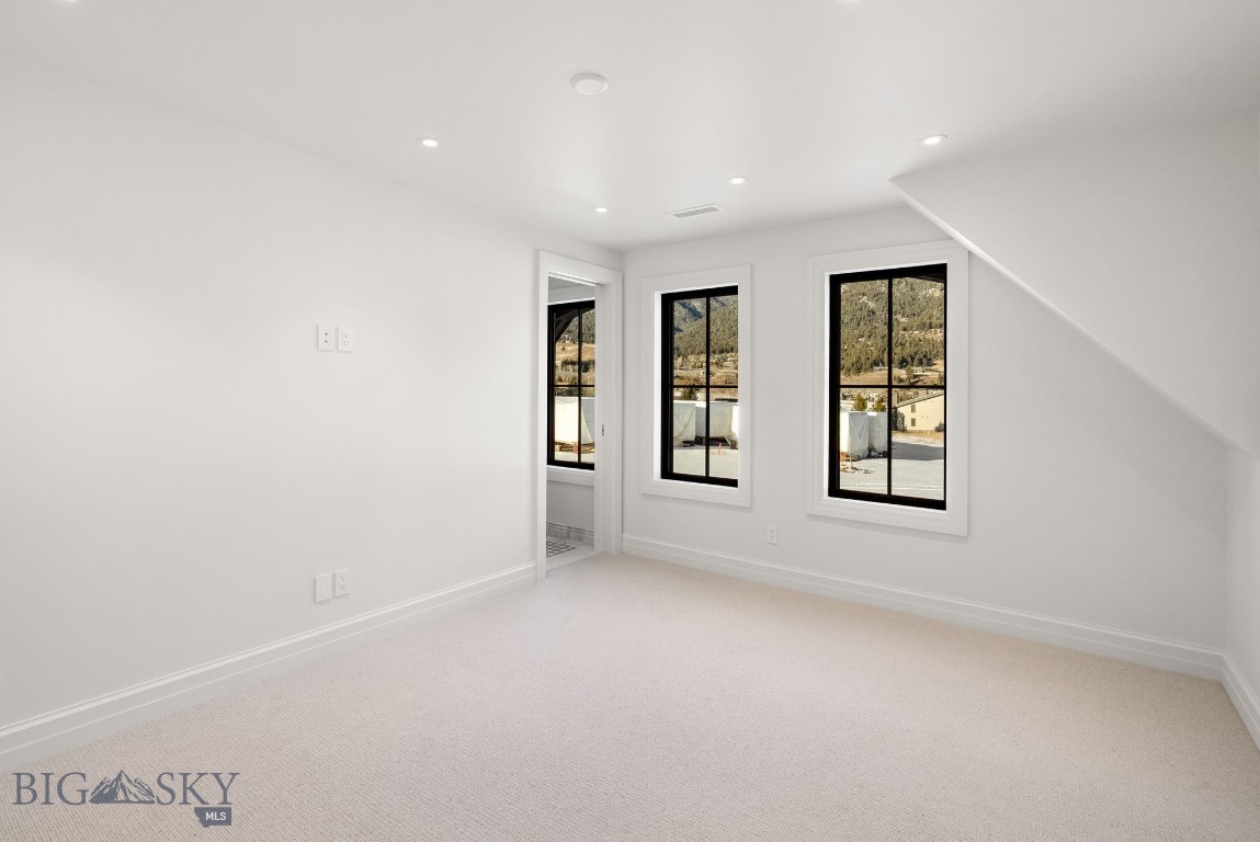 Yellowtail Residences Condominiums - Residential