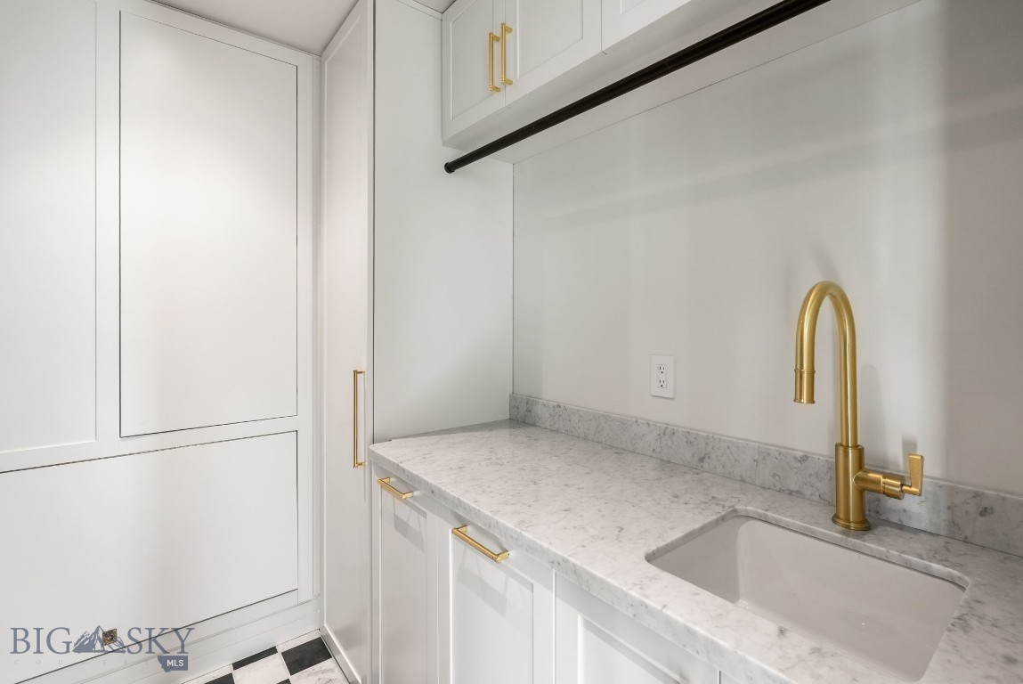 Yellowtail Residences Condominiums - Residential