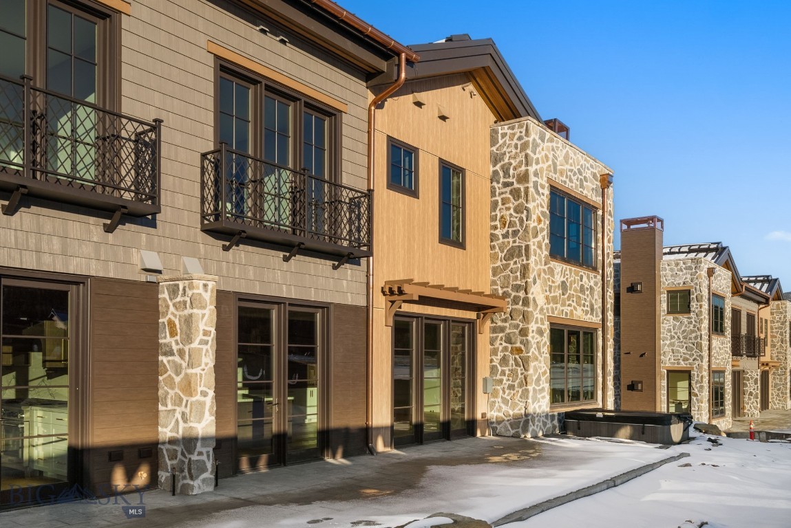 Yellowtail Residences Condominiums - Residential