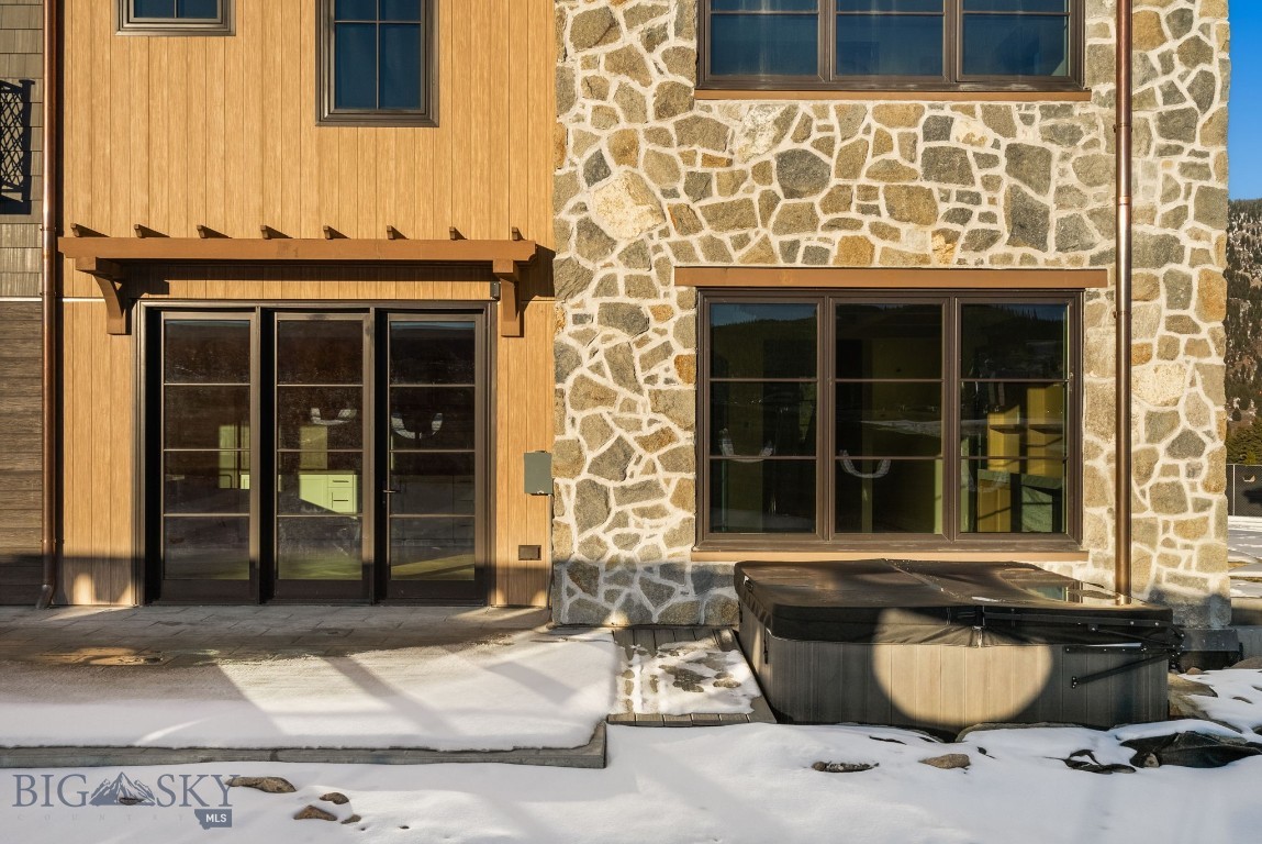 Yellowtail Residences Condominiums - Residential