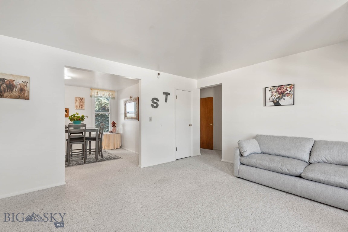 Manhattan, Montana 59741, United States, 7 Bedrooms Bedrooms, ,2 BathroomsBathrooms,Residential,Contingent,47389