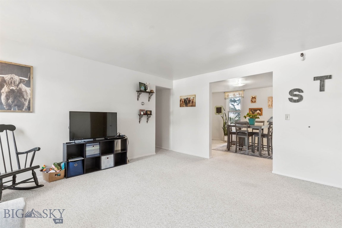 Manhattan, Montana 59741, United States, 7 Bedrooms Bedrooms, ,2 BathroomsBathrooms,Residential,Contingent,47389