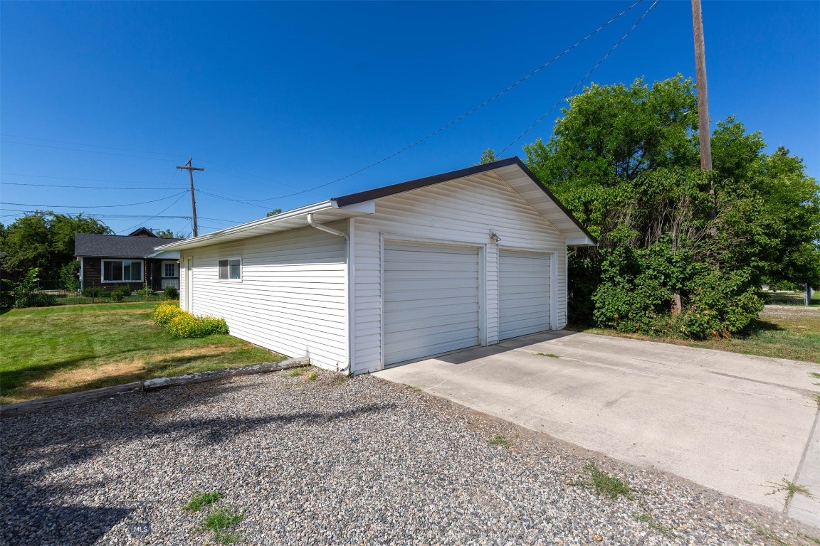 Manhattan, Montana 59741, United States, 7 Bedrooms Bedrooms, ,2 BathroomsBathrooms,Residential,Contingent,47389