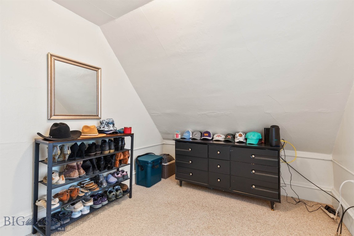 Manhattan, Montana 59741, United States, 7 Bedrooms Bedrooms, ,2 BathroomsBathrooms,Residential,Contingent,47389