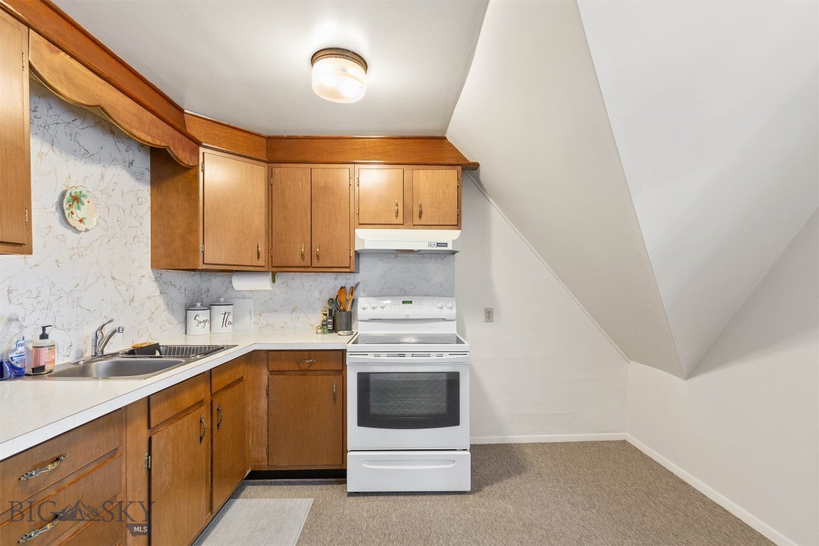 Manhattan, Montana 59741, United States, 7 Bedrooms Bedrooms, ,2 BathroomsBathrooms,Residential,Contingent,47389