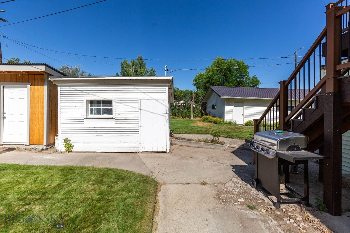 Manhattan, Montana 59741, United States, 7 Bedrooms Bedrooms, ,2 BathroomsBathrooms,Residential,Contingent,47389