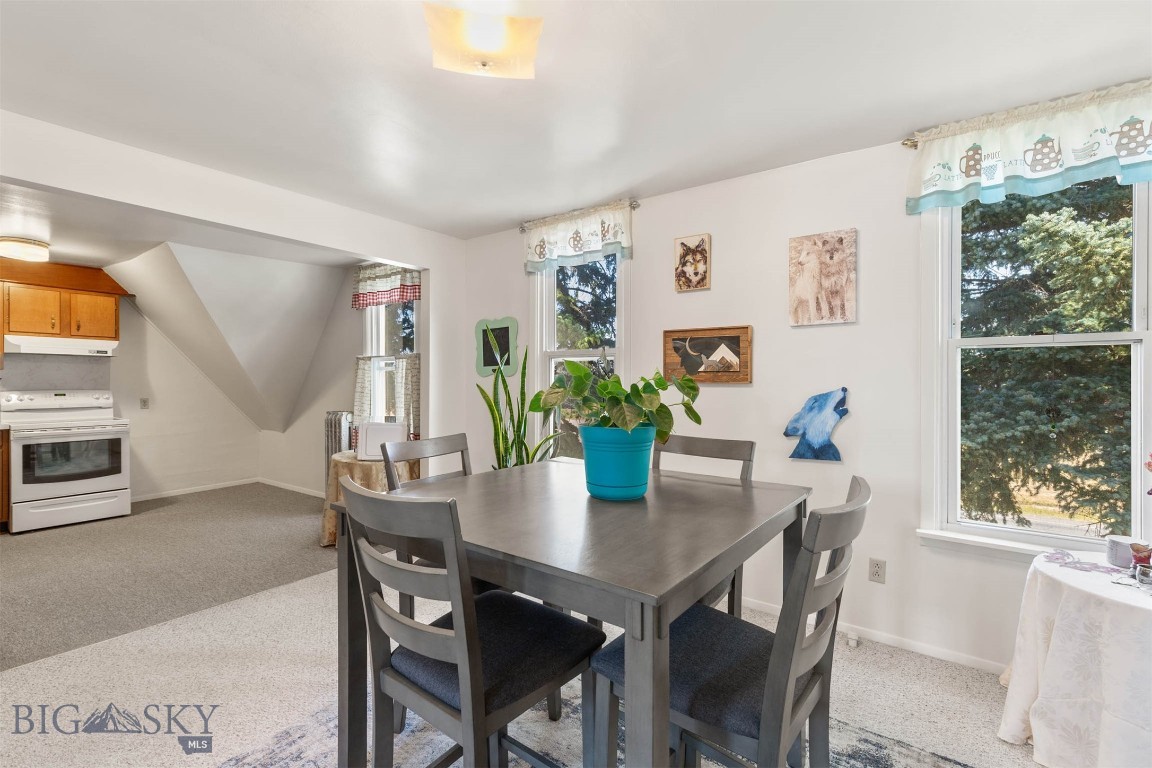 Manhattan, Montana 59741, United States, 7 Bedrooms Bedrooms, ,2 BathroomsBathrooms,Residential,Contingent,47389