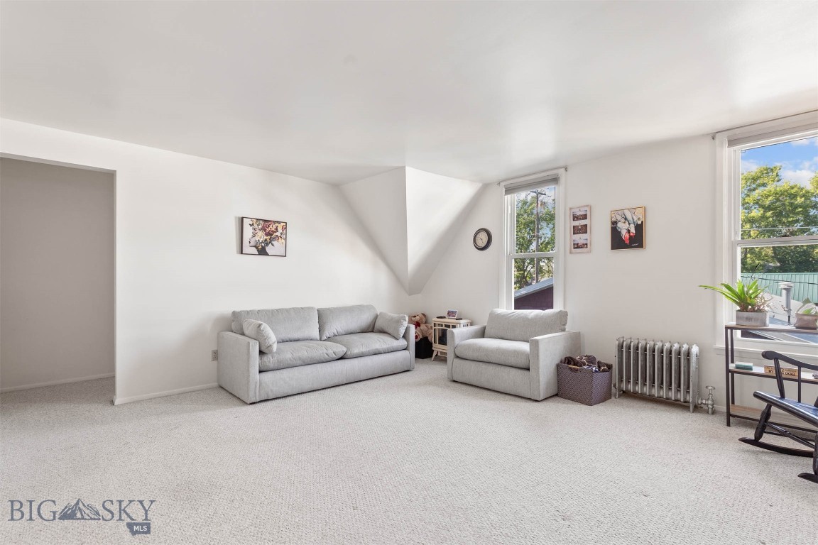 Manhattan, Montana 59741, United States, 7 Bedrooms Bedrooms, ,2 BathroomsBathrooms,Residential,Contingent,47389