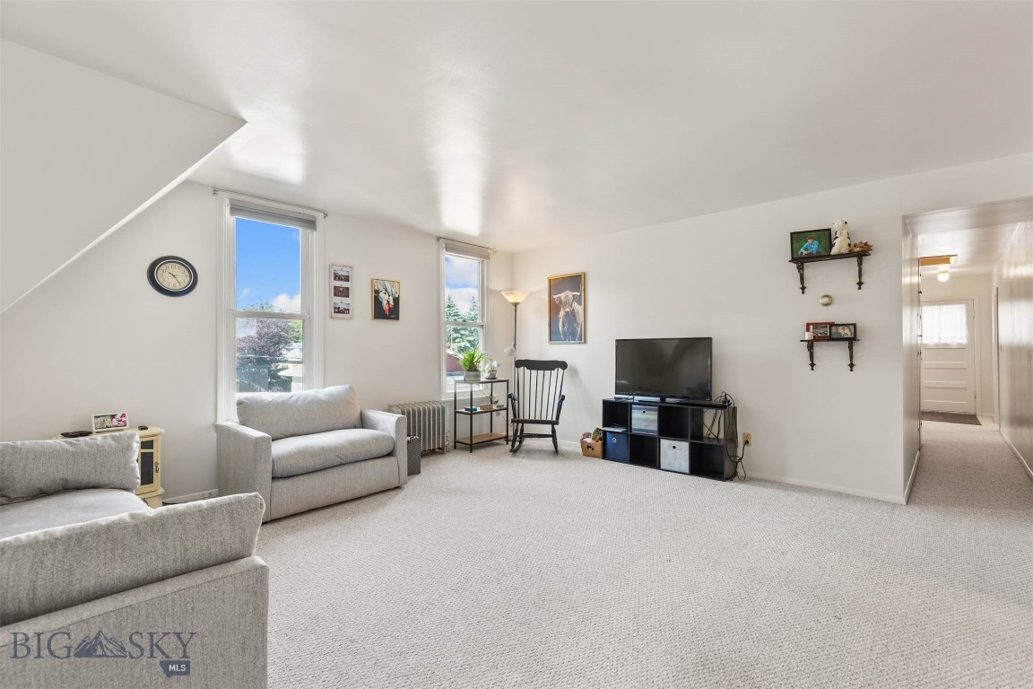 Manhattan, Montana 59741, United States, 7 Bedrooms Bedrooms, ,2 BathroomsBathrooms,Residential,Contingent,47389