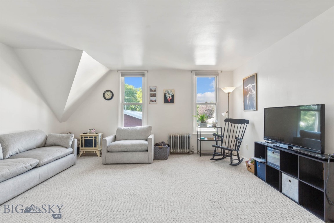 Manhattan, Montana 59741, United States, 7 Bedrooms Bedrooms, ,2 BathroomsBathrooms,Residential,Contingent,47389