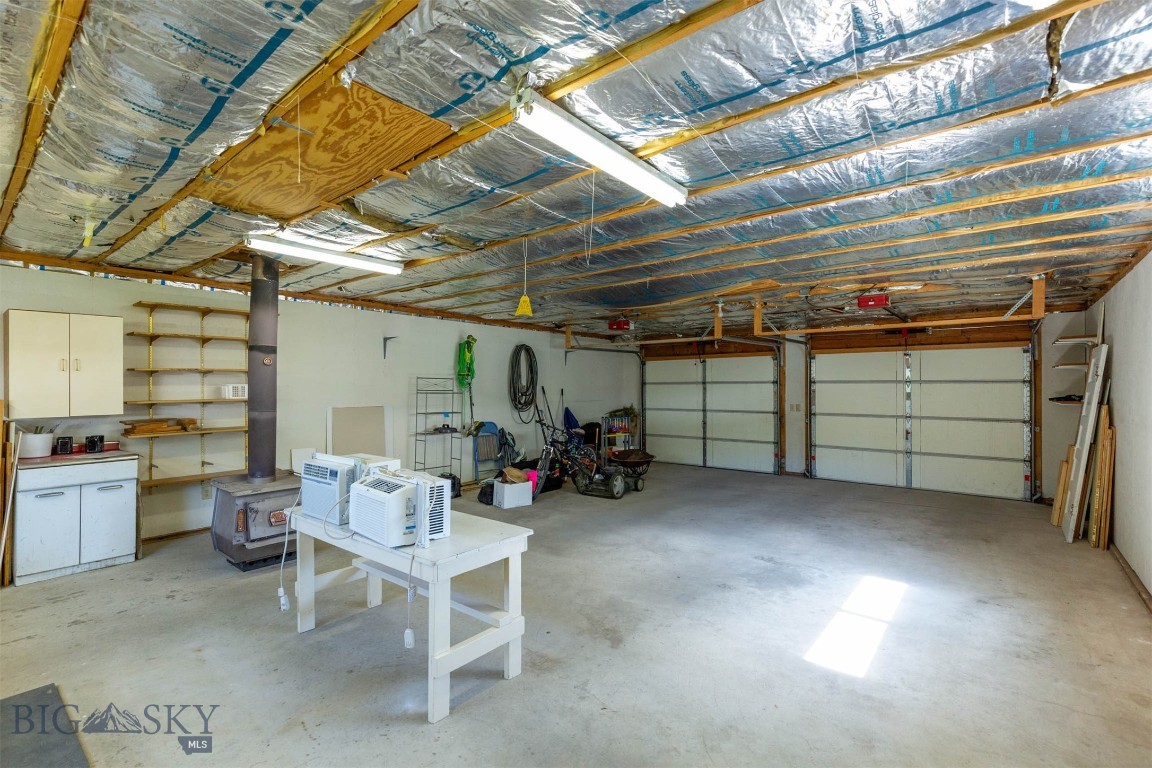 Manhattan, Montana 59741, United States, 7 Bedrooms Bedrooms, ,2 BathroomsBathrooms,Residential,Contingent,47389