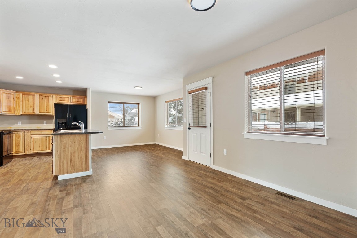 Bozeman, Montana 59718, United States, 3 Bedrooms Bedrooms, ,3 BathroomsBathrooms,Residential,Contingent,2271