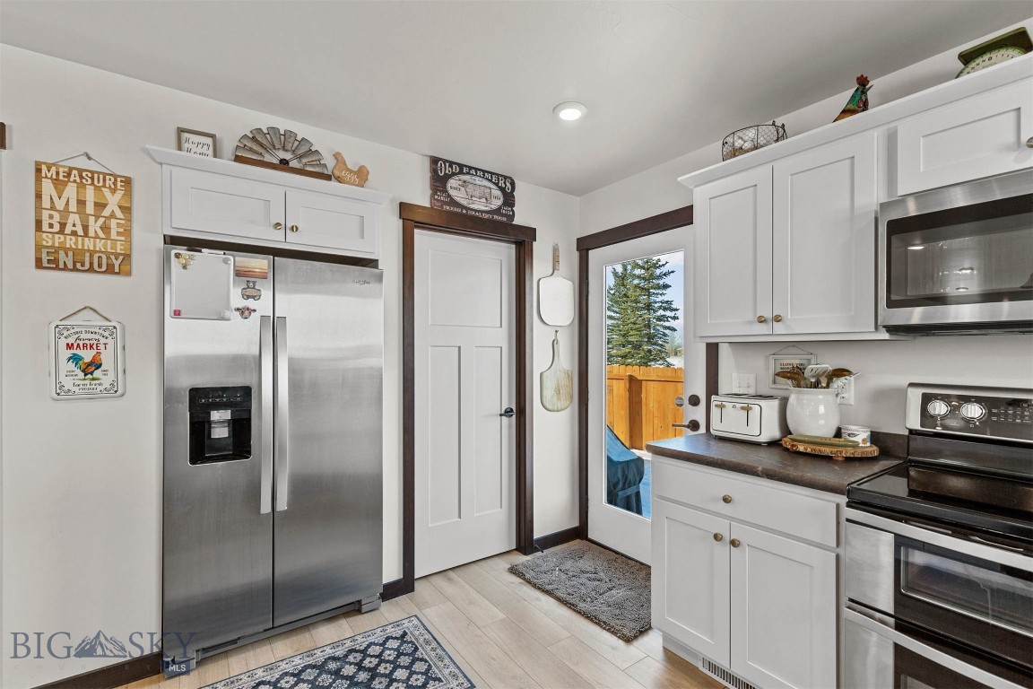 Belgrade, Montana 59714, United States, 3 Bedrooms Bedrooms, ,3 BathroomsBathrooms,Residential,Contingent,13202