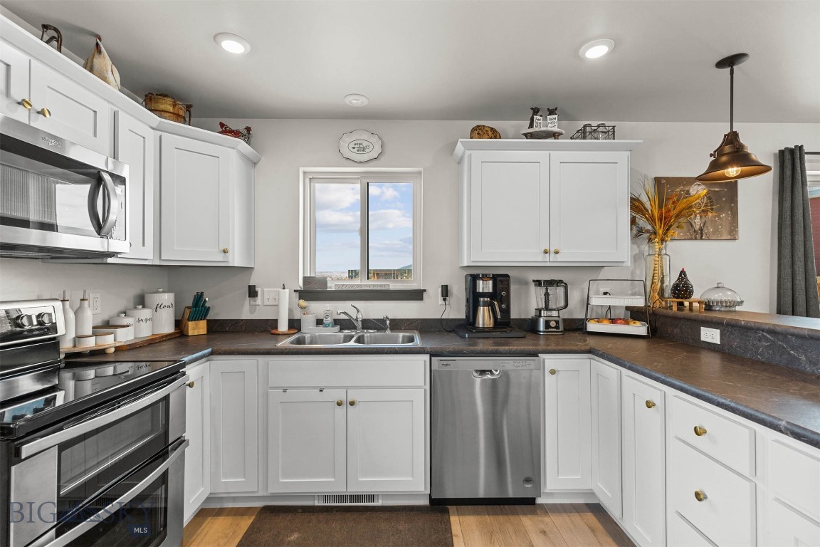 Belgrade, Montana 59714, United States, 3 Bedrooms Bedrooms, ,3 BathroomsBathrooms,Residential,Contingent,13202