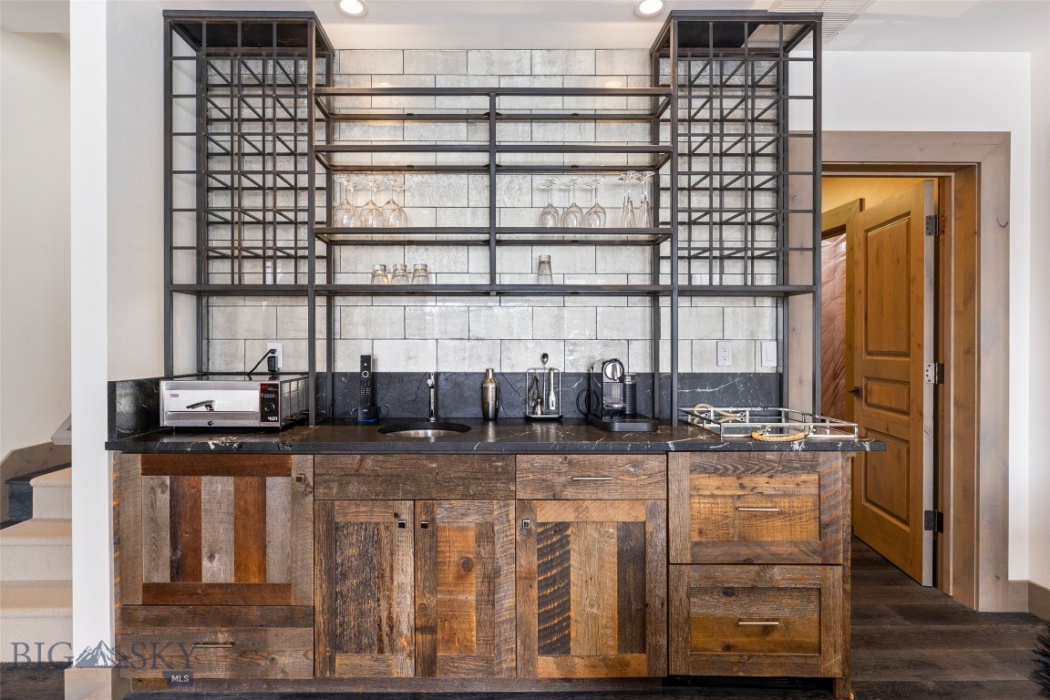 Settlement Cabin - Residential