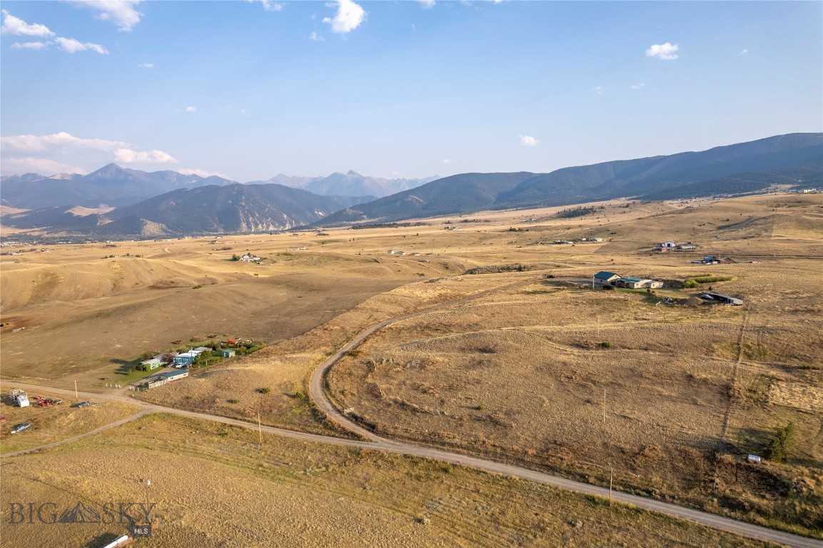 Wineglass Mountain - Residential