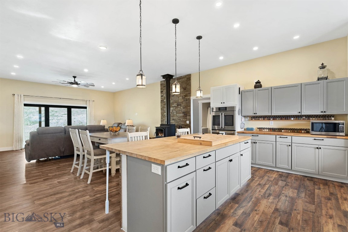 Hilltop Vista - Residential