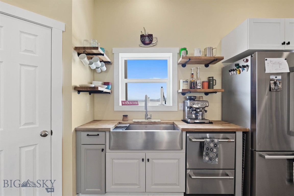 Hilltop Vista - Residential