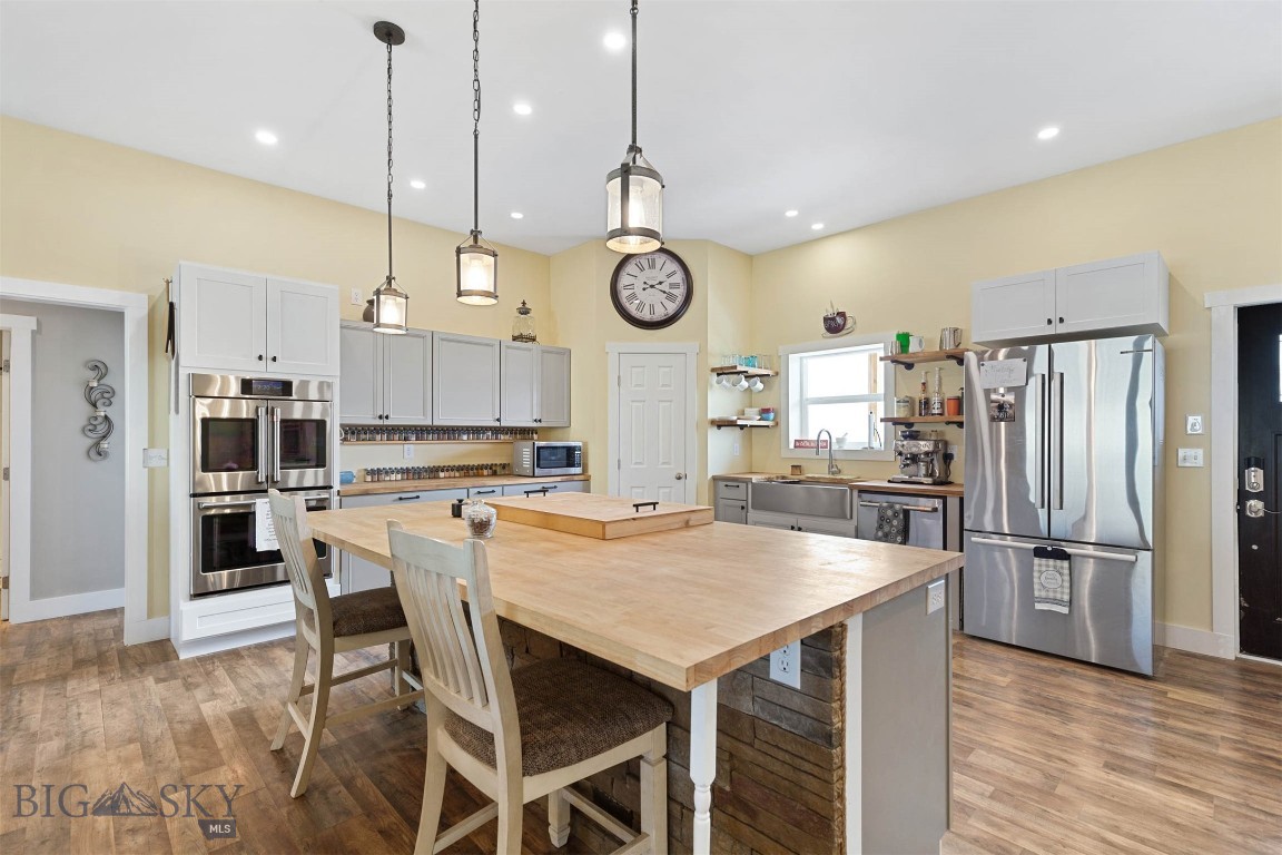 Hilltop Vista - Residential