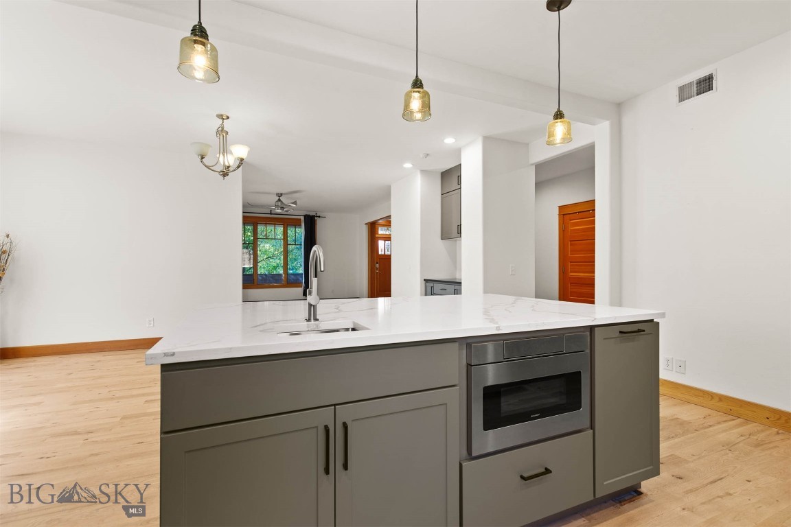 Bozeman, Montana 59718, United States, 4 Bedrooms Bedrooms, ,3 BathroomsBathrooms,Residential,Contingent,69775