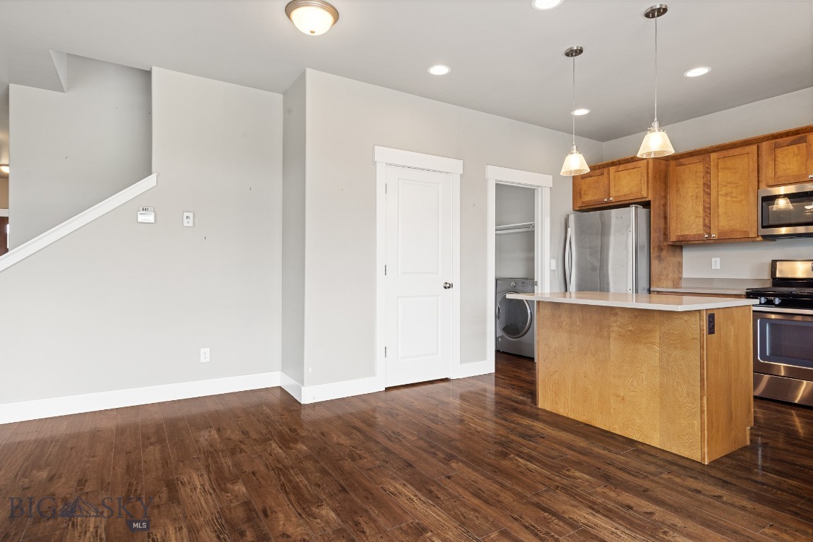 Bozeman, Montana 59718, United States, 3 Bedrooms Bedrooms, ,3 BathroomsBathrooms,Residential,Active,45002