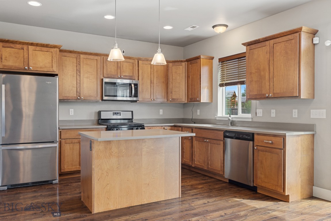 Bozeman, Montana 59718, United States, 3 Bedrooms Bedrooms, ,3 BathroomsBathrooms,Residential,Active,45002