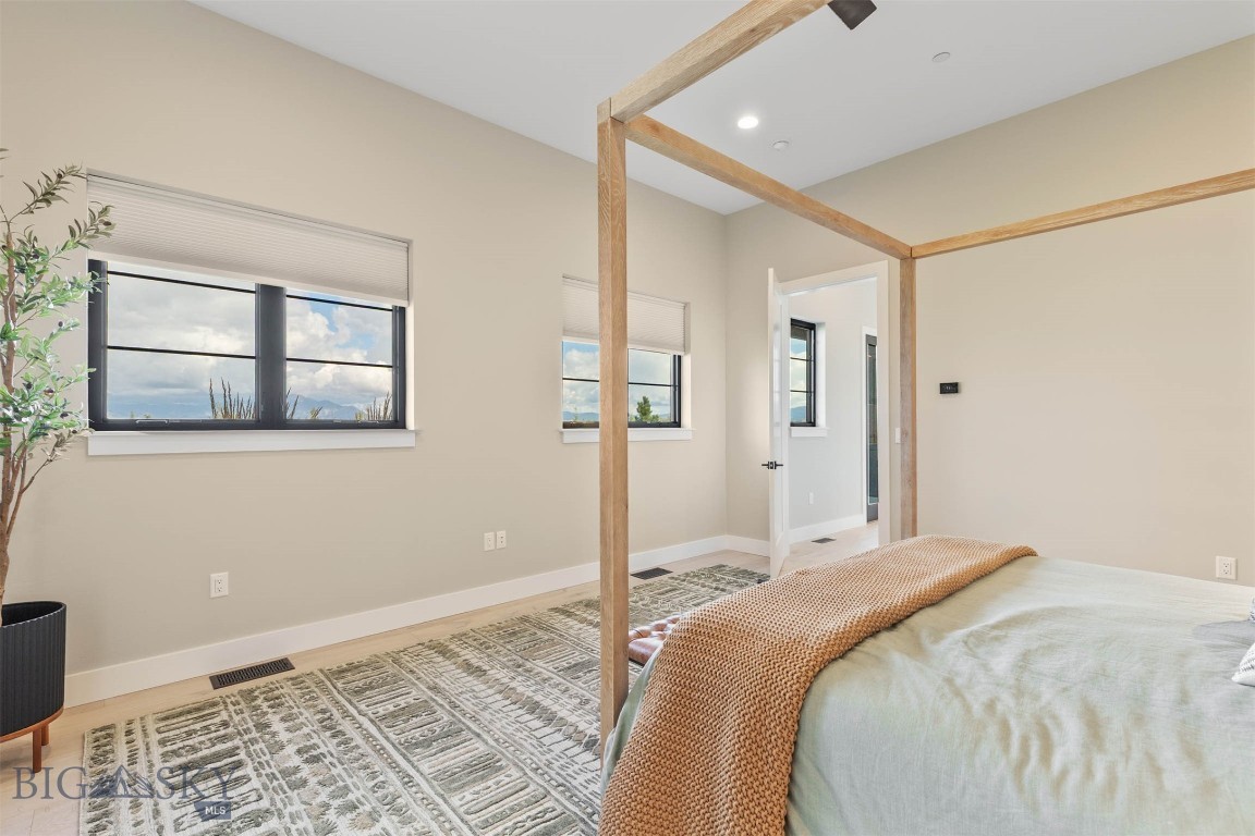 Home 40 - Residential
