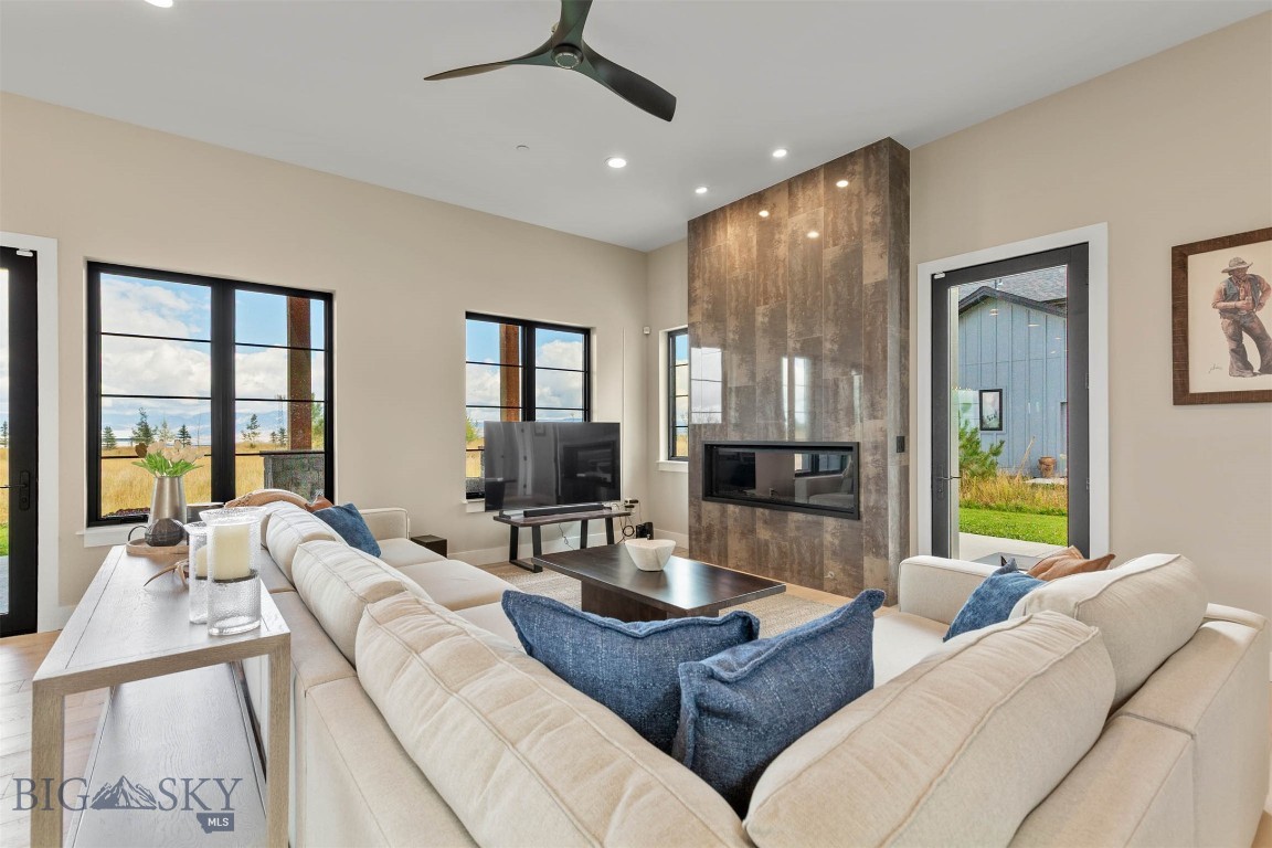 Home 40 - Residential