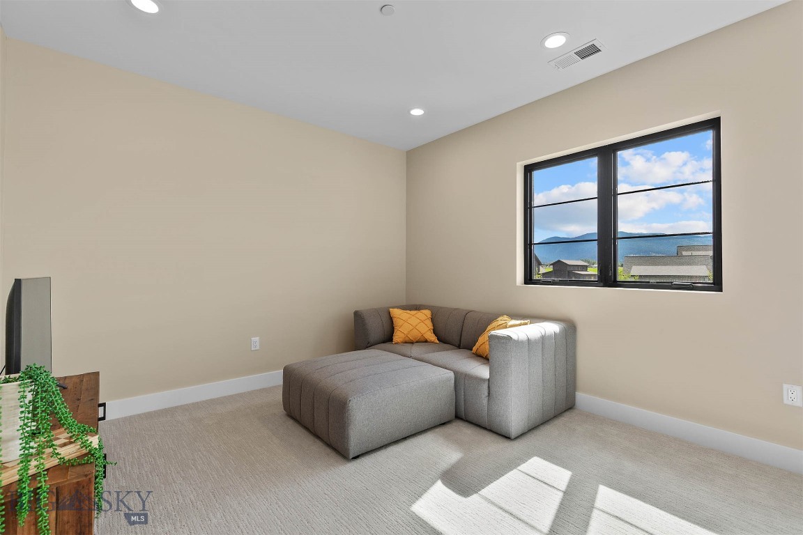 Home 40 - Residential